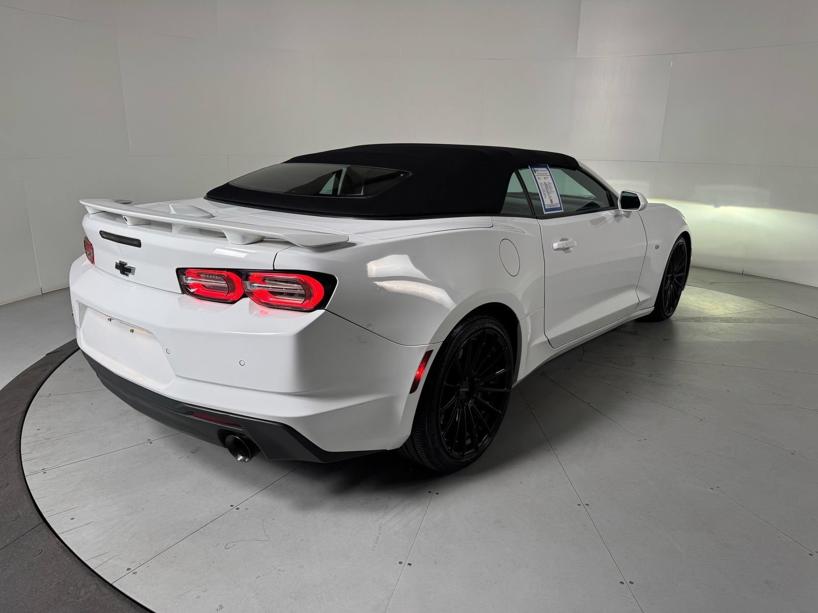 Used 2019 Chevrolet Camaro SS RWD image 6