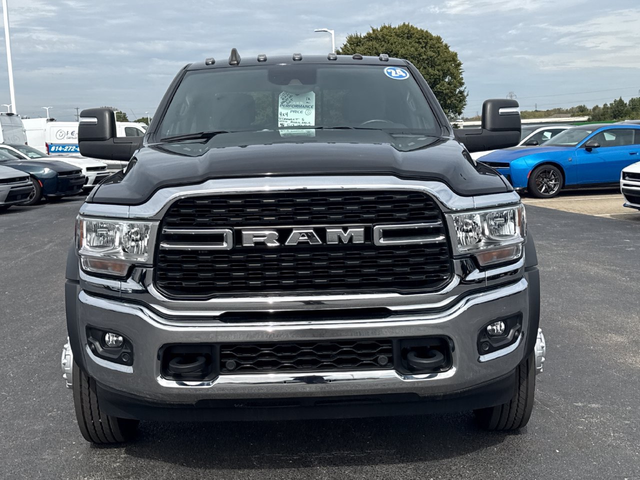 Used 2024 RAM 5500 SLT w/ Quick Order Package 27G SLT AWD/4WD image 8