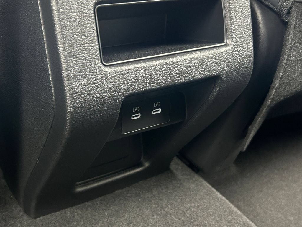 New 2026 Mitsubishi Outlander SE FWD image 18