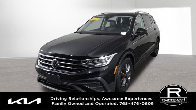 Used 2023 Volkswagen Tiguan SE w/ Panoramic Sunroof Package image 5