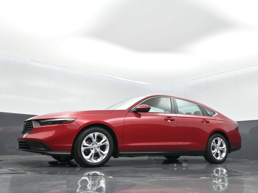 Certified 2025 Honda Accord LX image 11