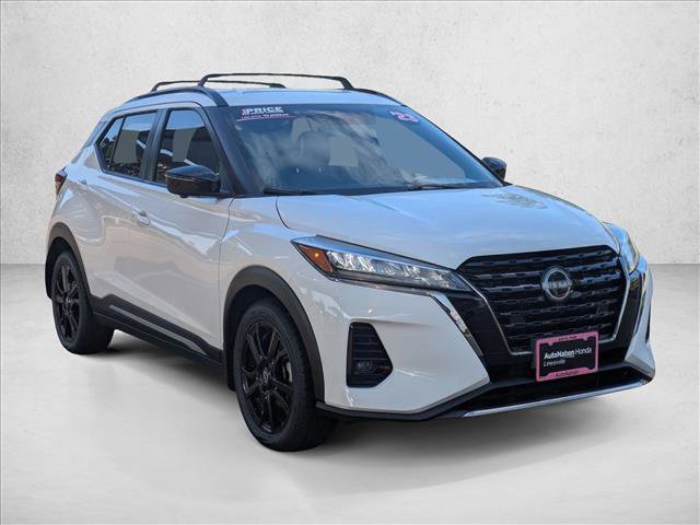 Used 2023 Nissan Kicks SR w/ SR Premium Package FWD image 3