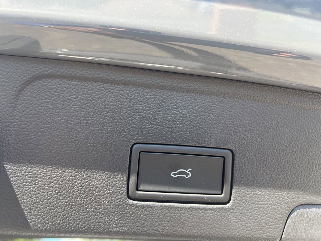 New 2026 Volkswagen Atlas Cross Sport SEL Premium R-Line image 11