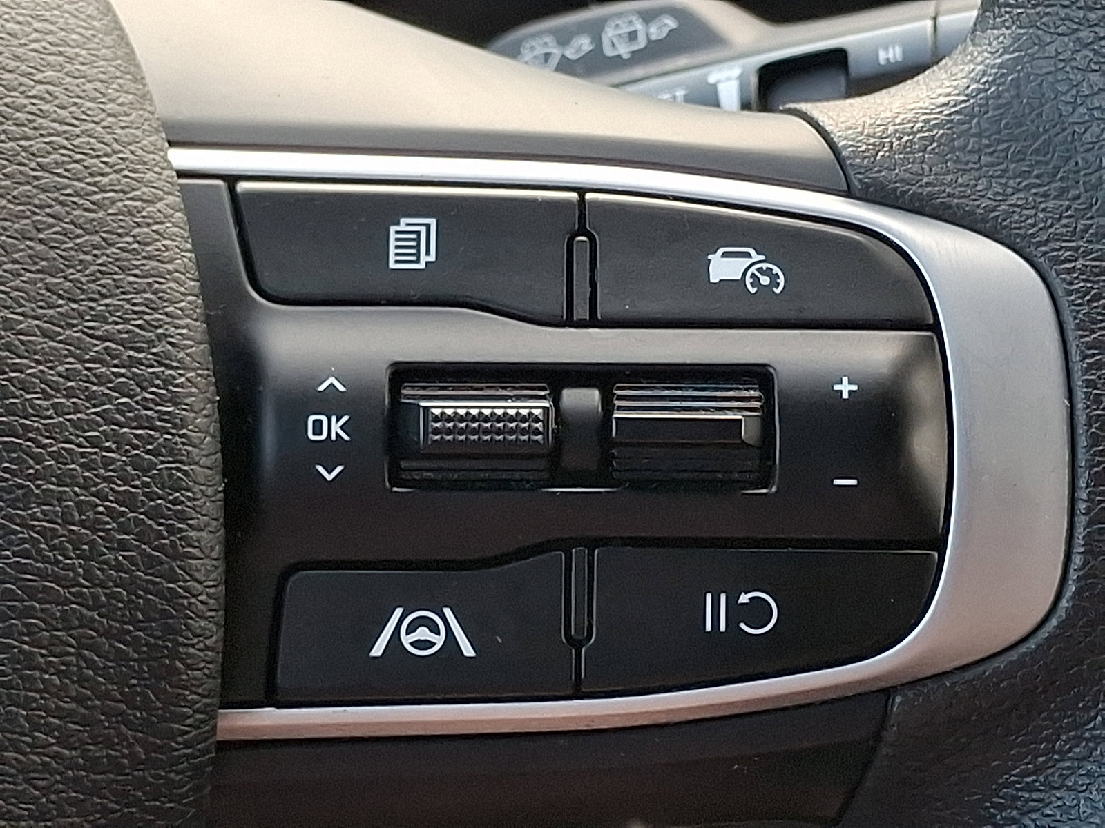 Used 2023 Kia Sportage LX image 20