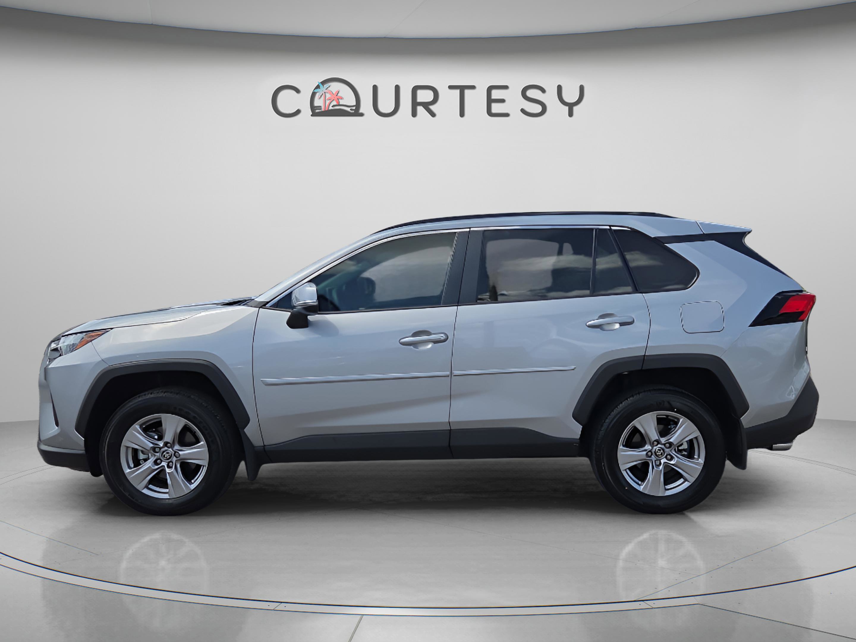 Certified 2025 Toyota RAV4 XLE AWD/4WD image 2