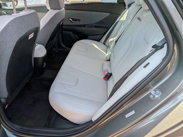 Used 2025 Hyundai Elantra Limited FWD image 29
