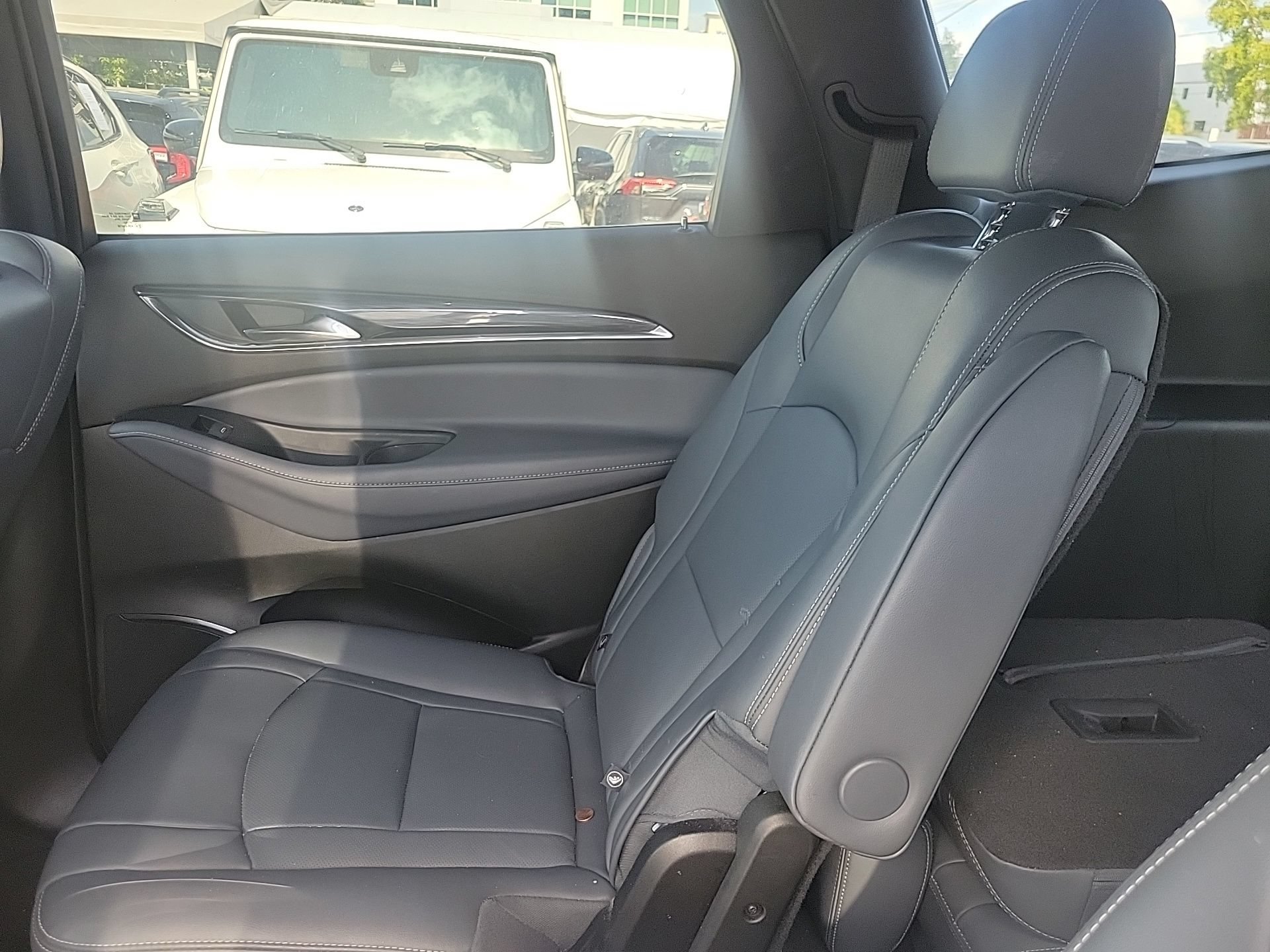 Used 2023 Buick Enclave Essence FWD image 15