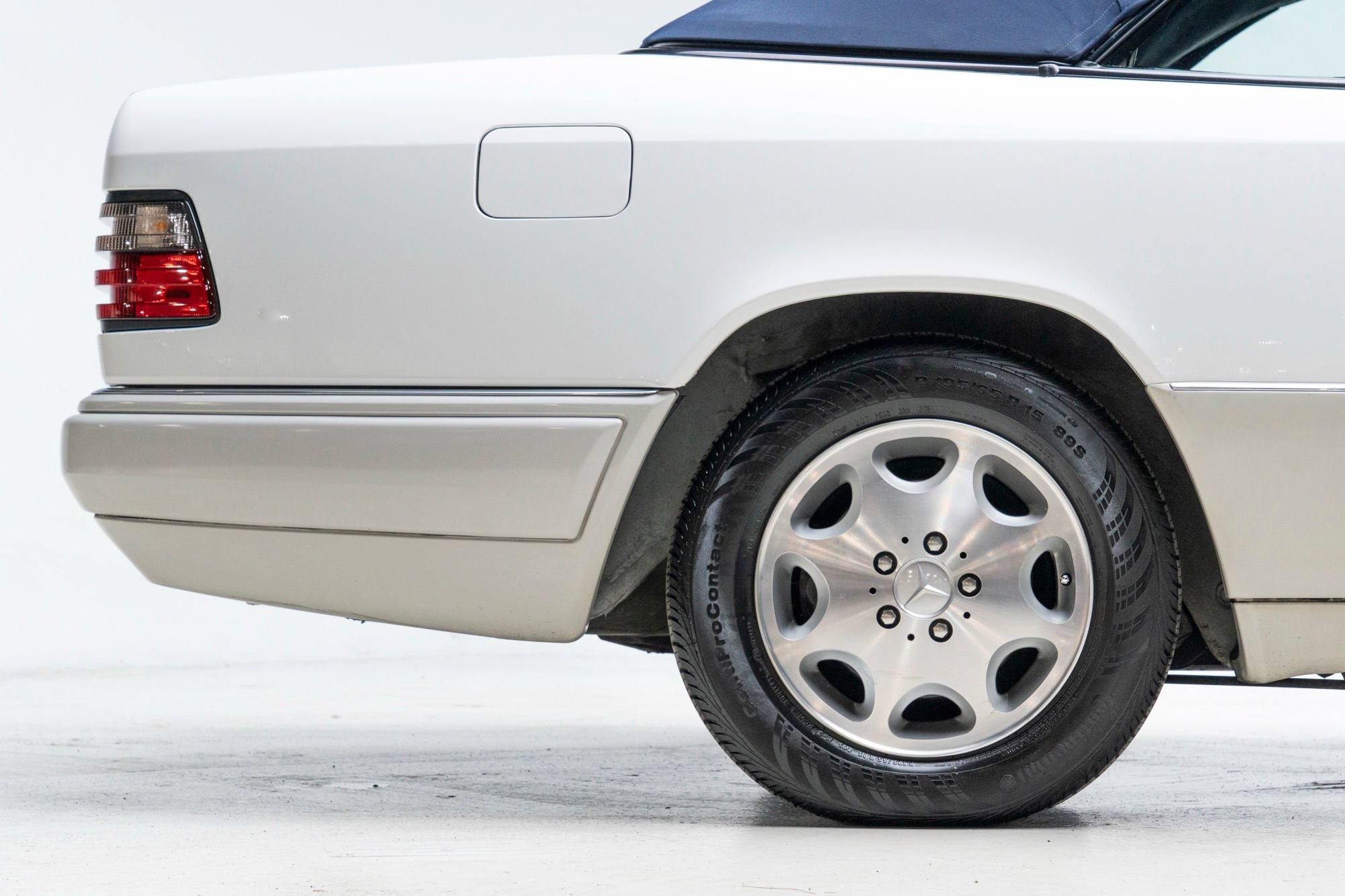 Used 1995 Mercedes-Benz E 320 Convertible image 83