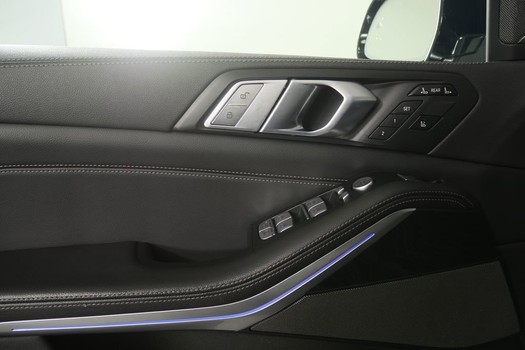Used 2020 BMW X7 xDrive40i w/ Premium Package image 8