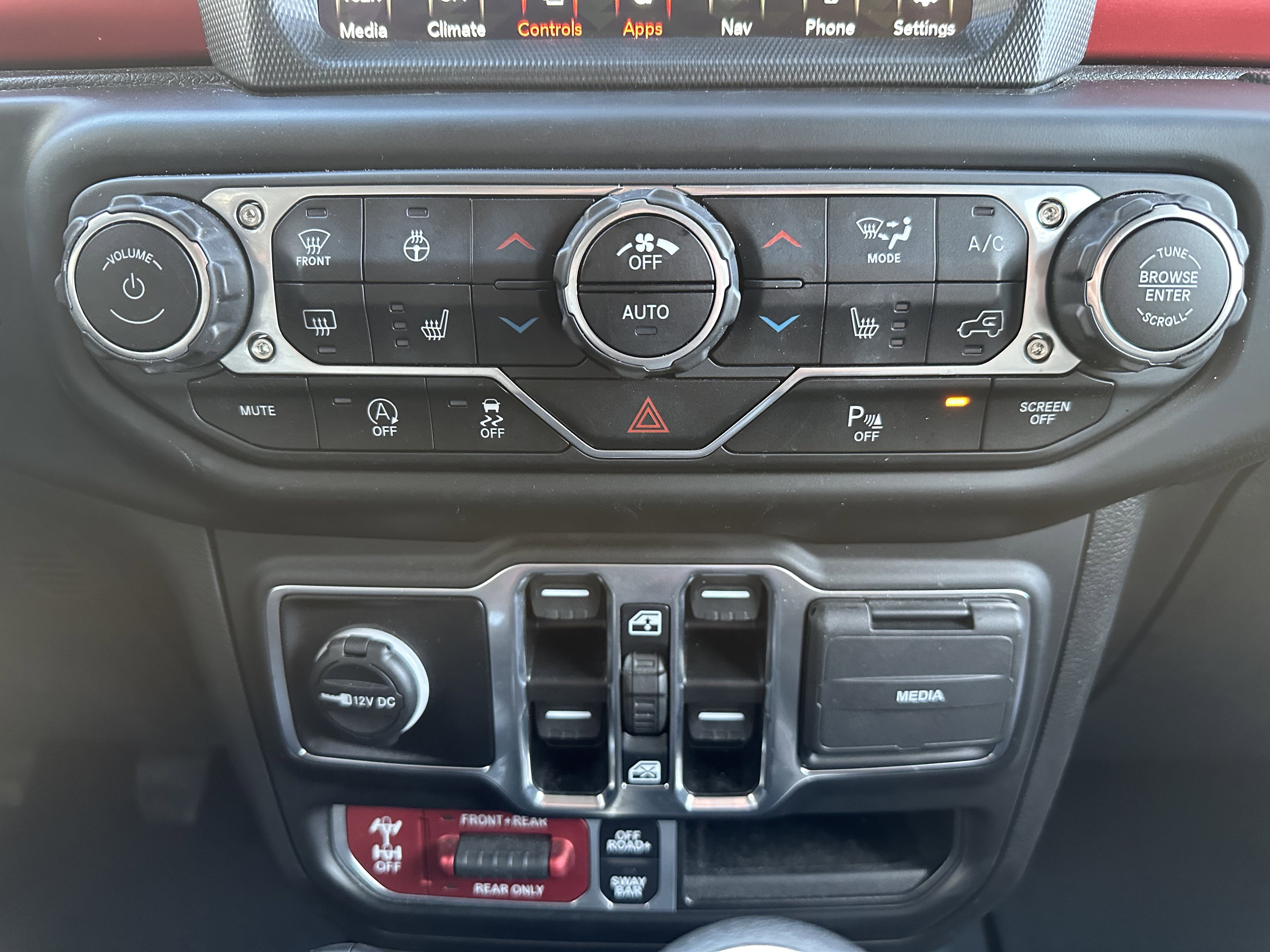 Used 2022 Jeep Wrangler Unlimited Rubicon w/ LED Lighting Group AWD/4WD image 19