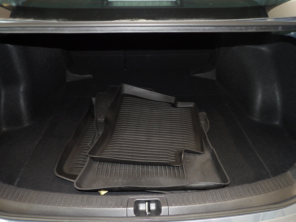 Used 2023 Toyota Corolla LE FWD image 18