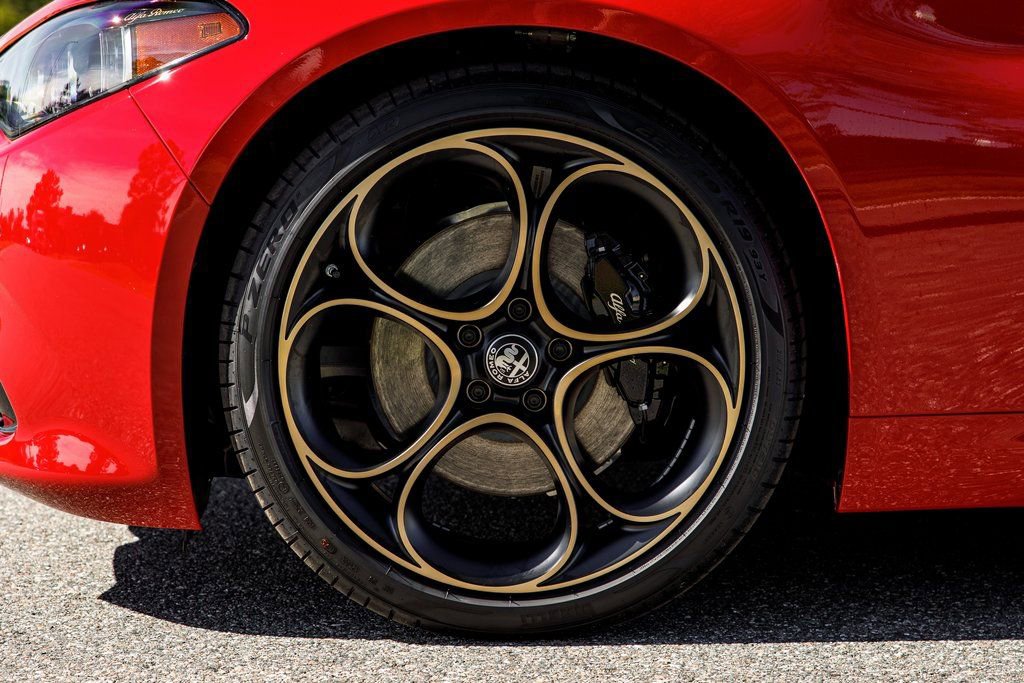 New 2025 Alfa Romeo Giulia w/ Driving Assist Package RWD image 15