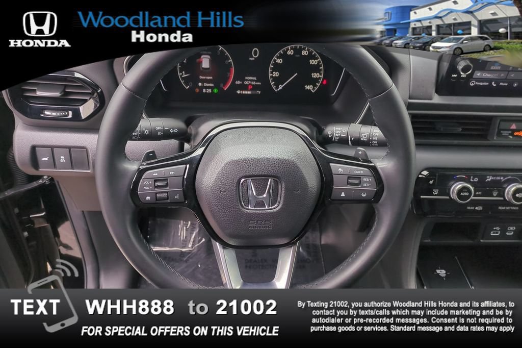 Used 2025 Honda Pilot Touring image 10