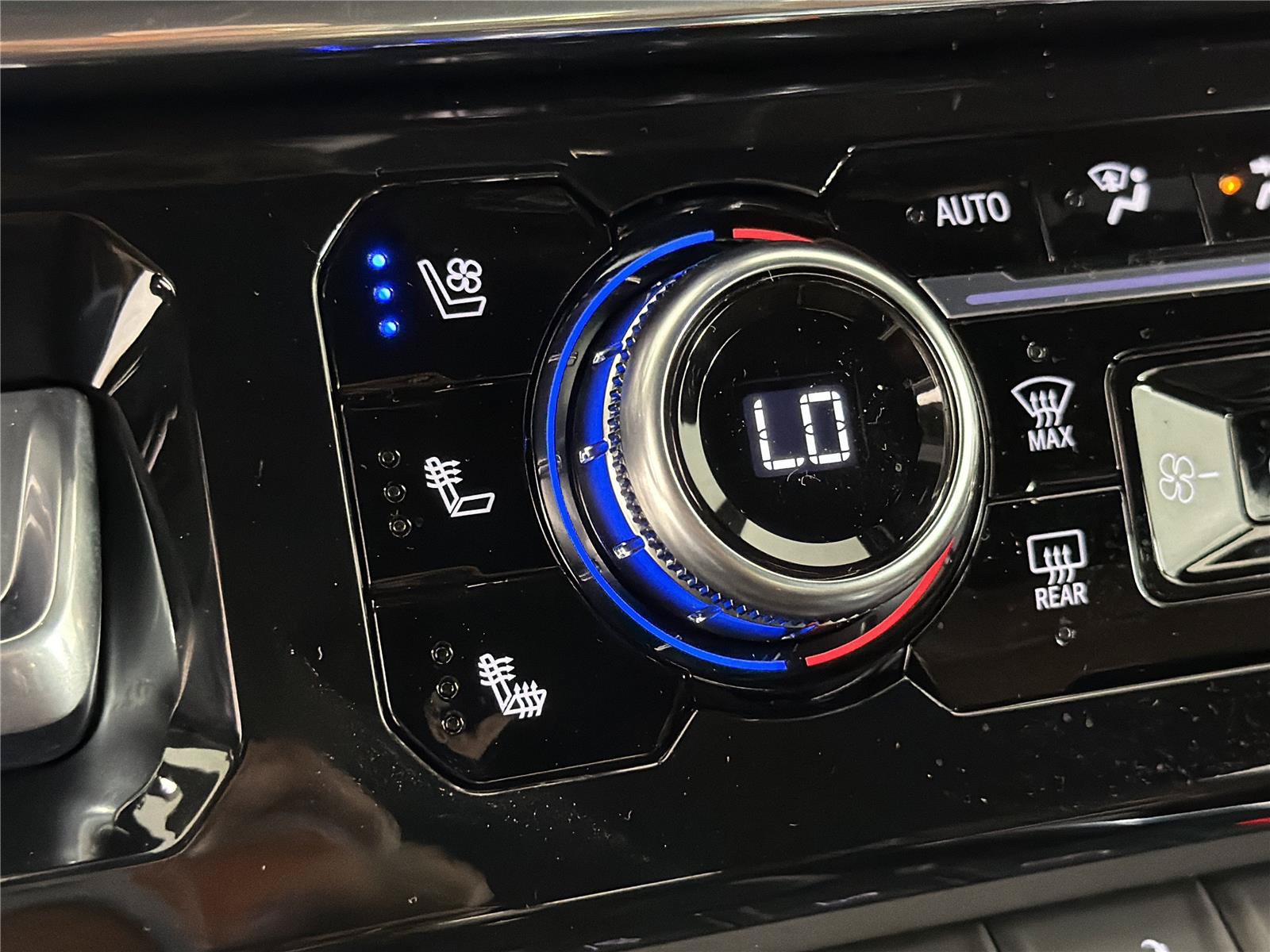 New 2026 GMC Sierra 2500 Denali Ultimate AWD/4WD image 32