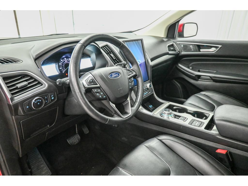 Used 2022 Ford Edge Titanium w/ Class II Trailer Tow Package image 9