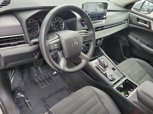 Used 2024 Mitsubishi Outlander SE FWD image 19