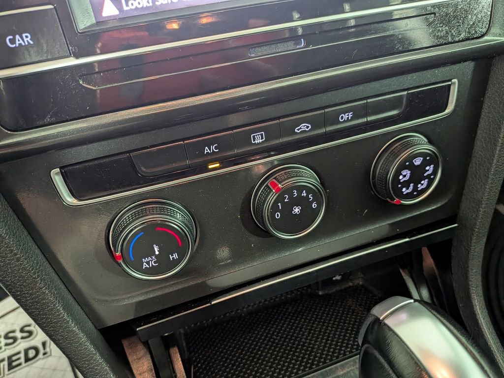 Used 2019 Volkswagen Golf S image 29