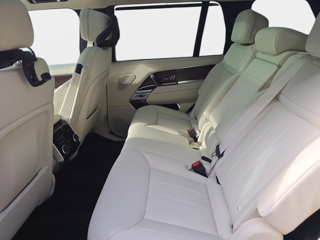 New 2027 Land Rover Range Rover Long Wheelbase SE AWD/4WD image 10