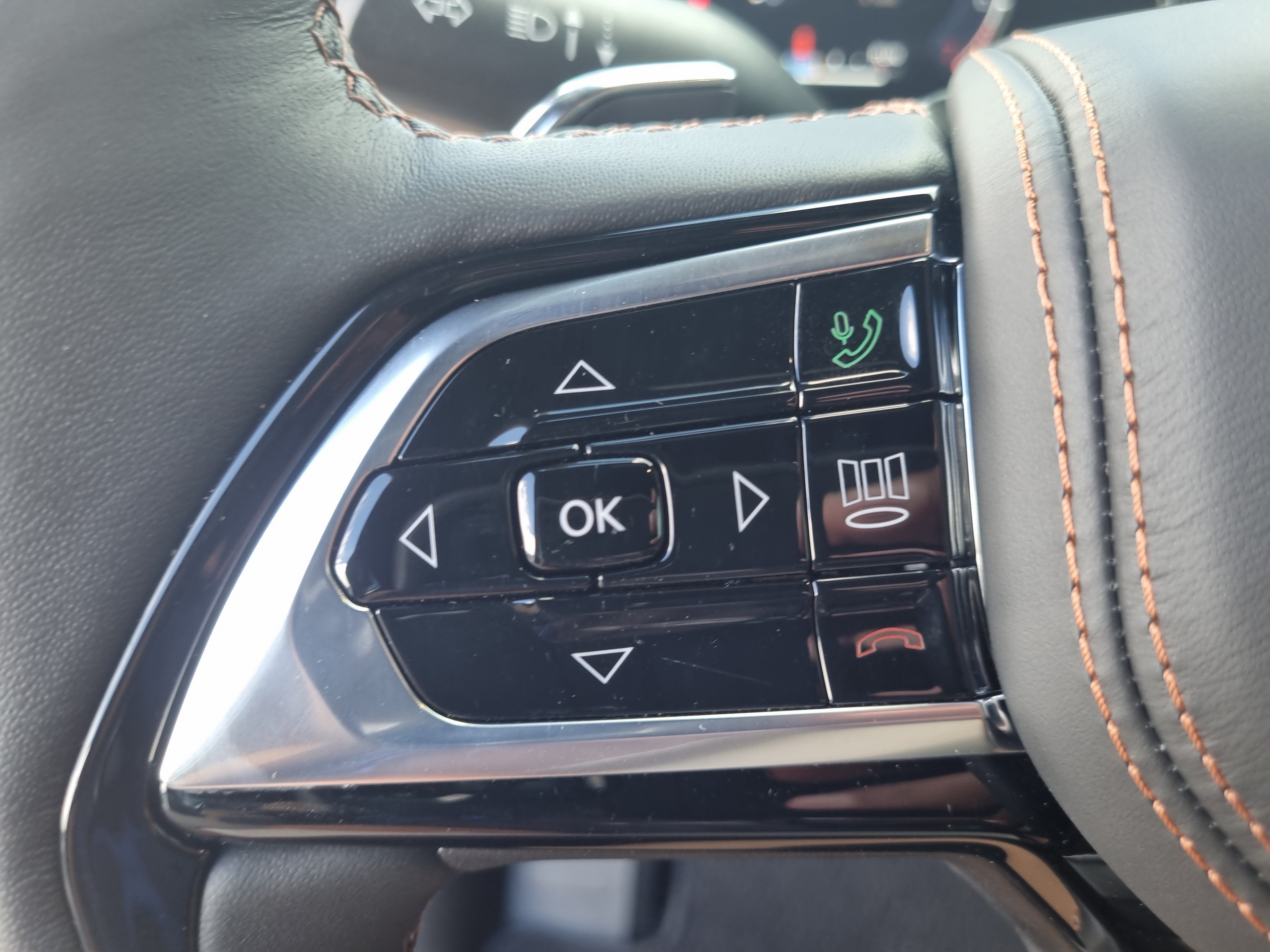 Used 2026 Jeep Grand Cherokee Summit w/ Obsidian Package AWD/4WD image 25