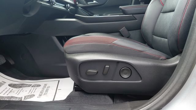 Used 2025 Chevrolet Equinox RS w/ Safety and Technology Package AWD/4WD image 13