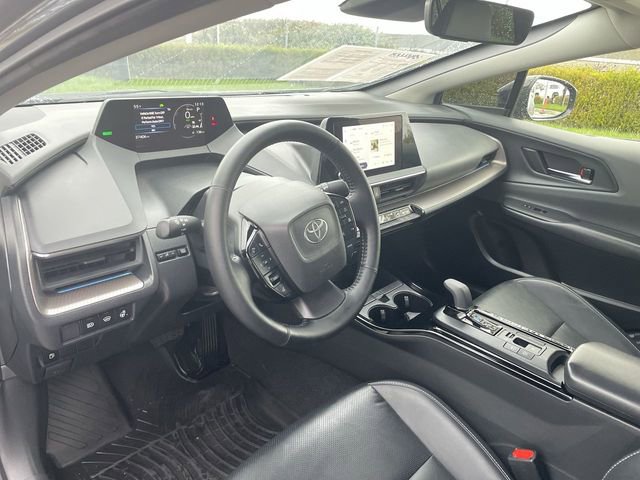 Used 2023 Toyota Prius XLE image 10