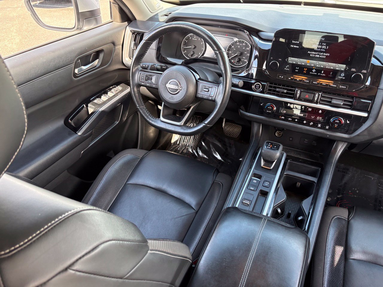 Certified 2022 Nissan Pathfinder SL w/ SL Premium Package FWD image 17