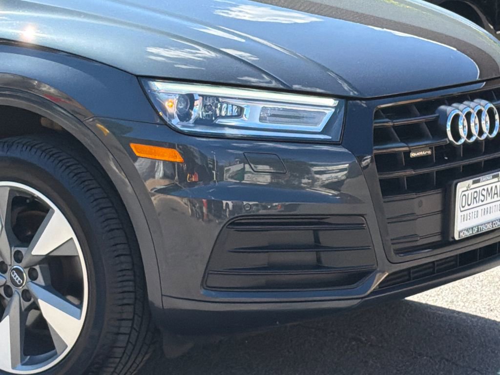Used 2020 Audi Q5 2.0T Premium w/ Titanium Sport Package AWD/4WD image 2
