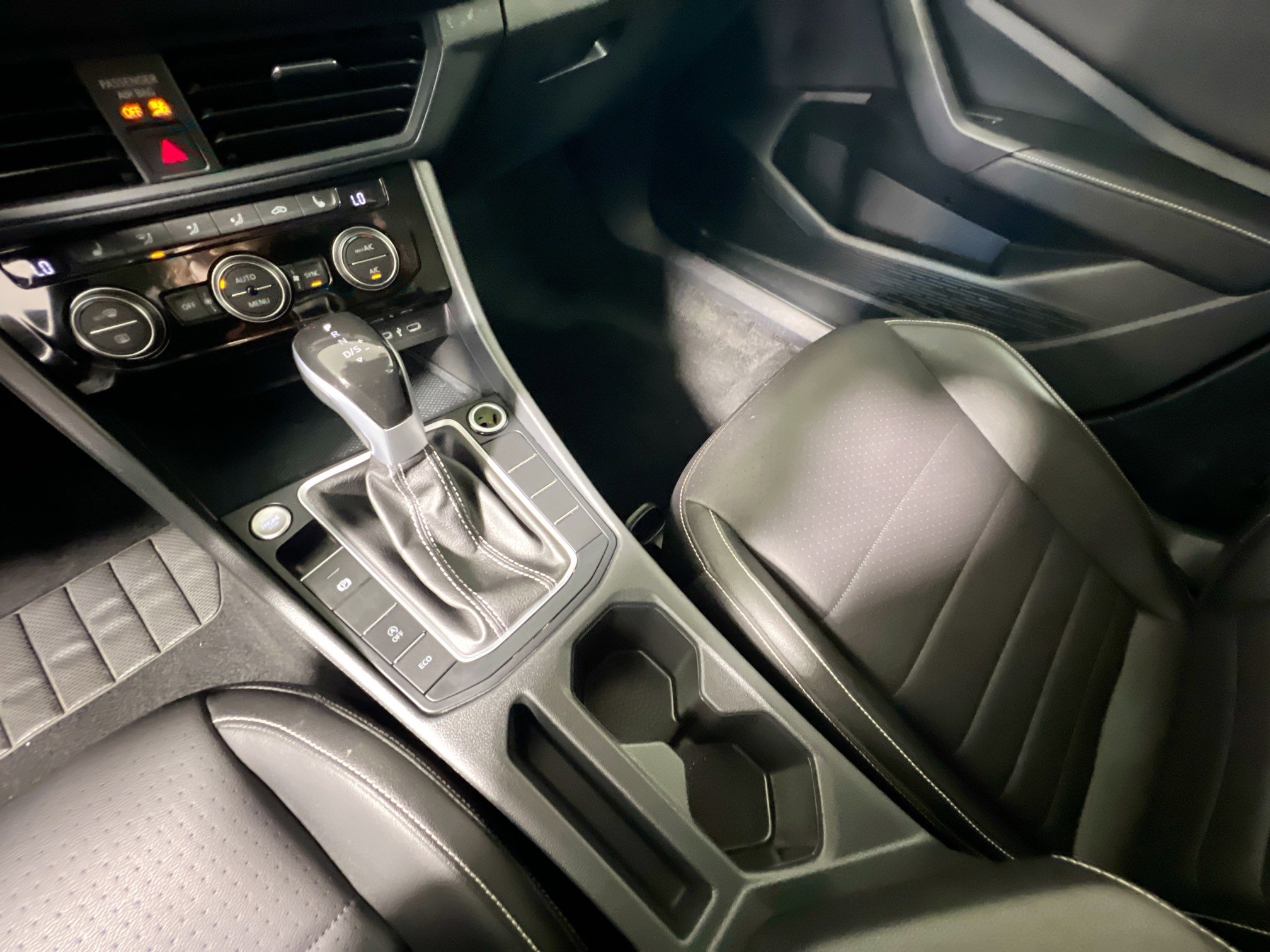 Used 2024 Volkswagen Jetta SE image 26