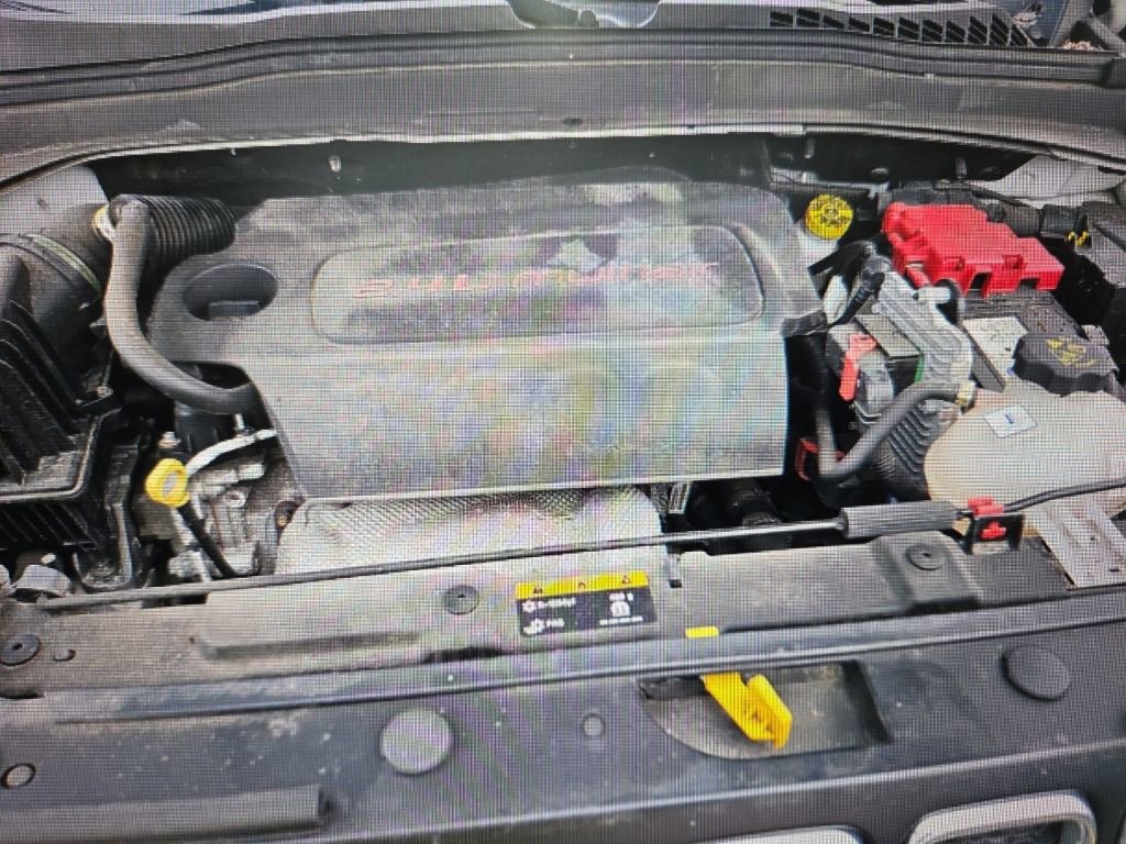 Used 2019 Jeep Renegade Latitude w/ Cold Weather Group image 18