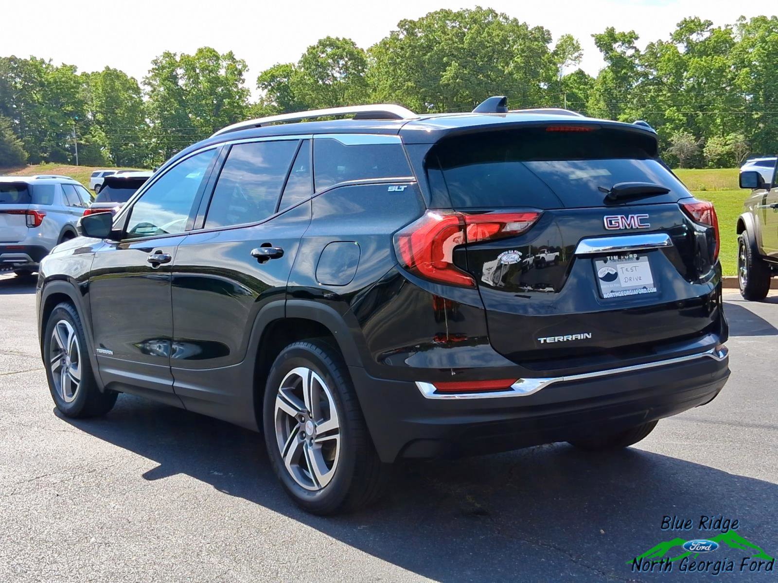 Used 2021 GMC Terrain SLT w/ Infotainment Package II FWD image 3