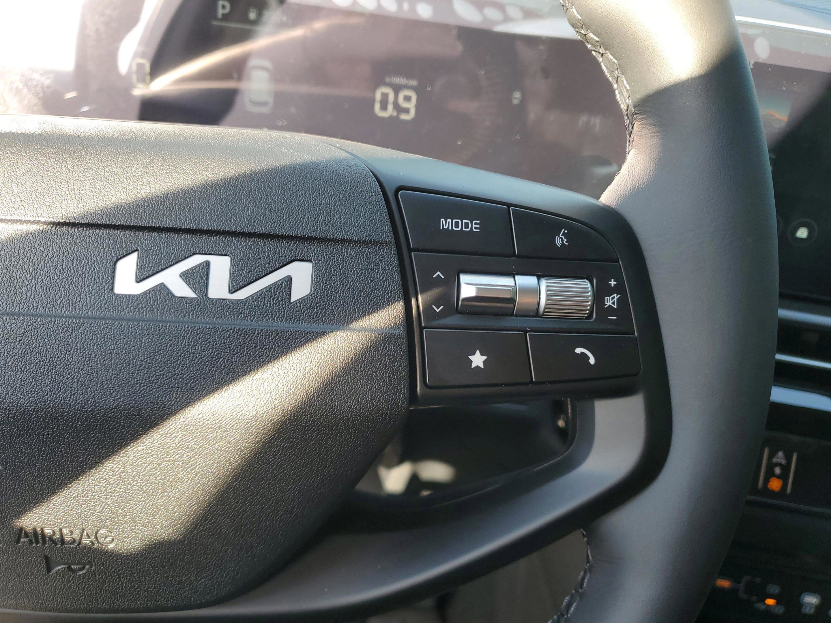 New 2026 Kia Sportage EX w/ EX Panorama Roof Package image 17