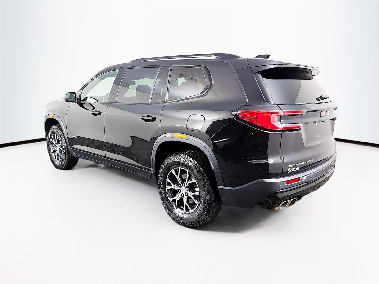 Used 2025 GMC Acadia AT4 AWD/4WD image 9