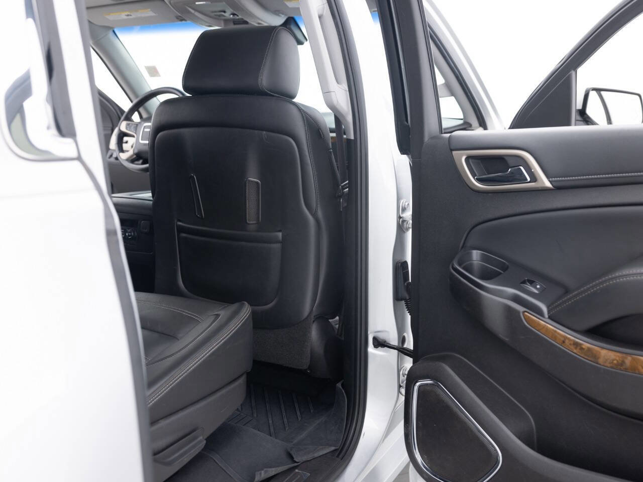 Used 2016 GMC Yukon XL Denali w/ Open Road Package image 30