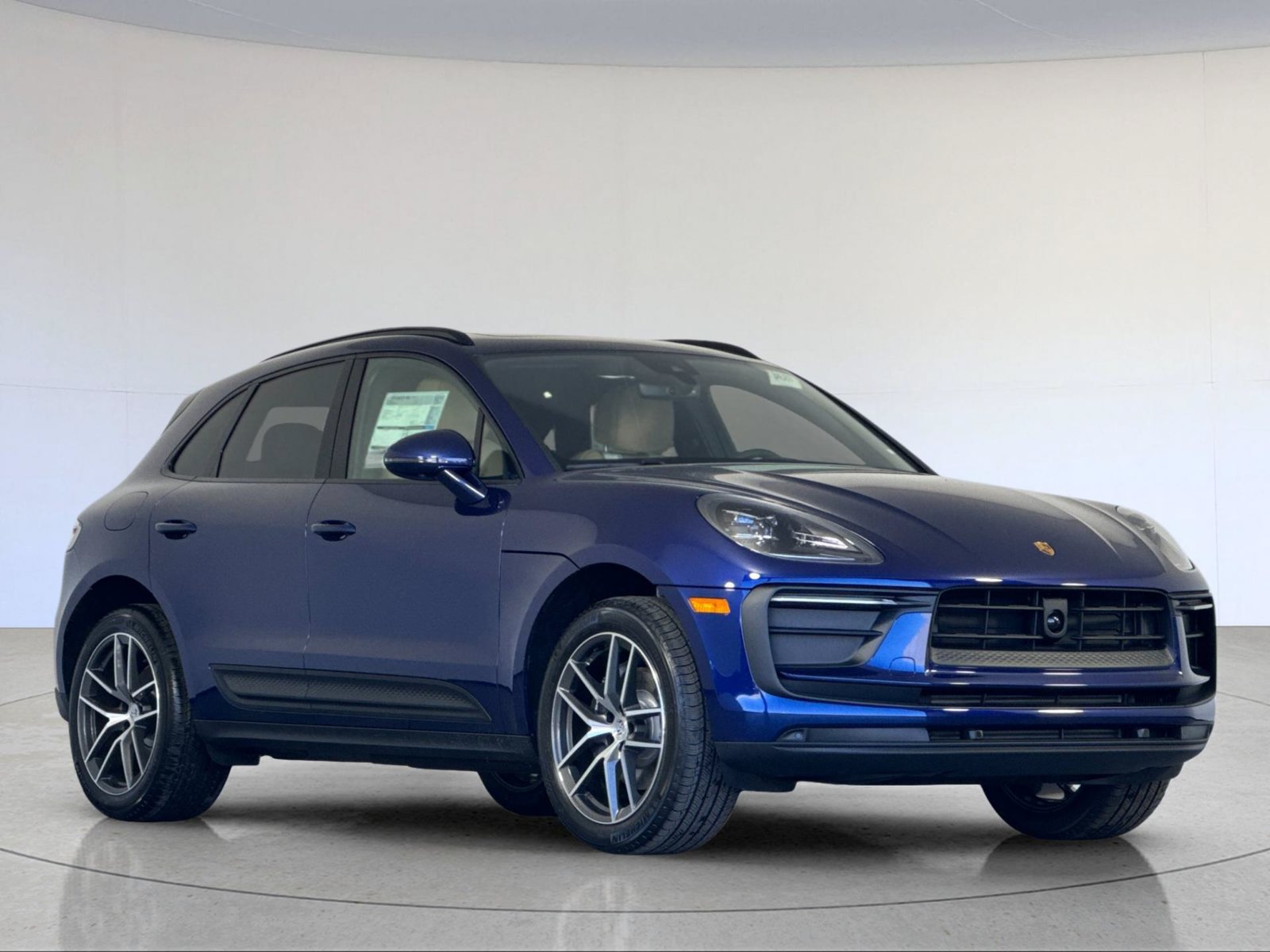 Certified 2026 Porsche Macan AWD/4WD image 10