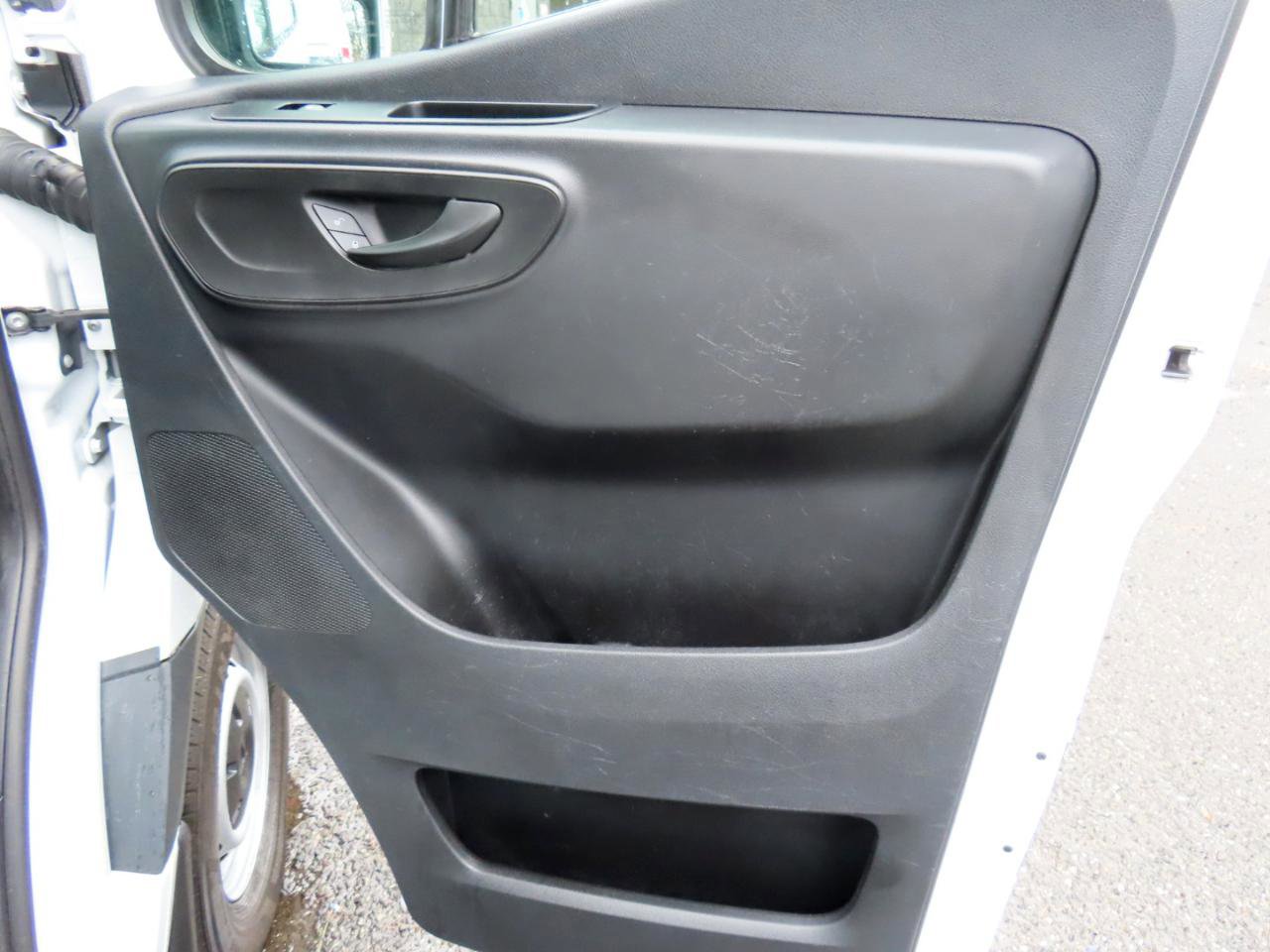 Used 2020 Mercedes-Benz Sprinter 1500 image 9
