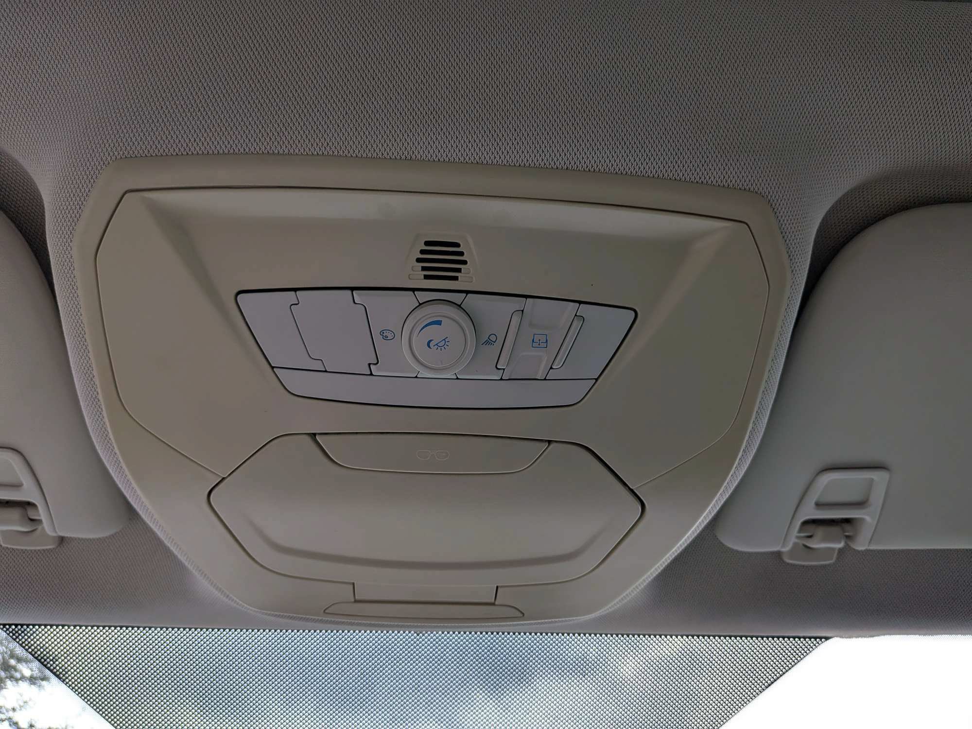 Used 2014 Ford Focus Titanium FWD image 26