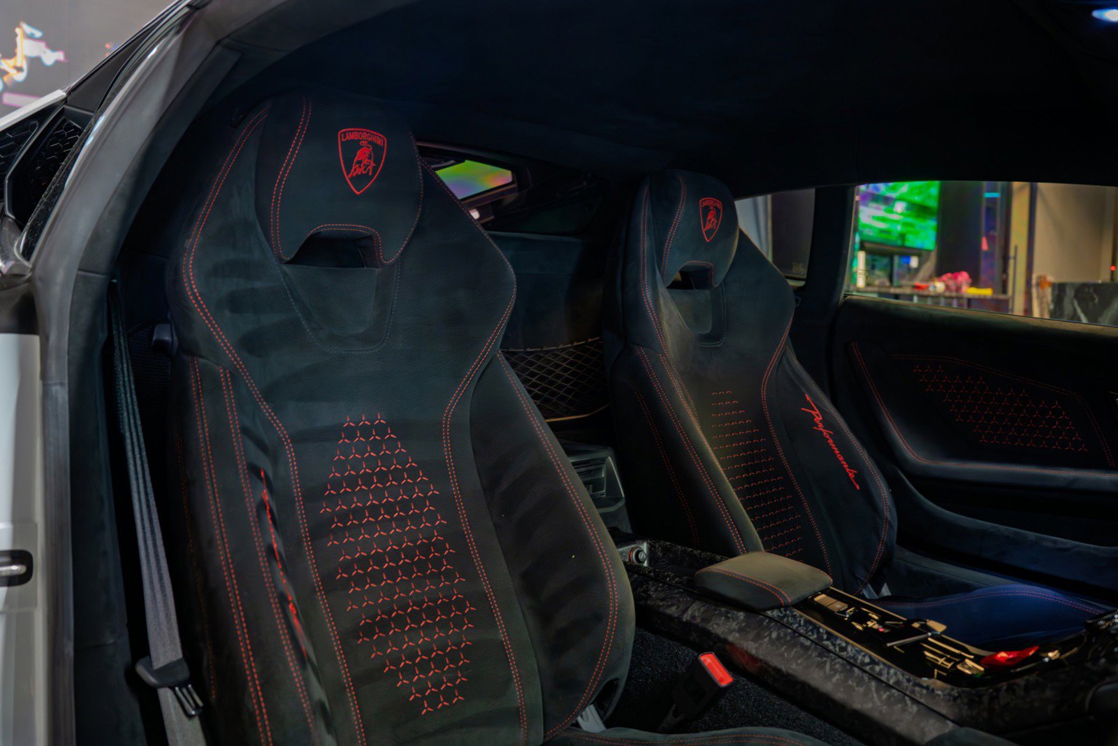 Used 2018 Lamborghini Huracan Performante image 13