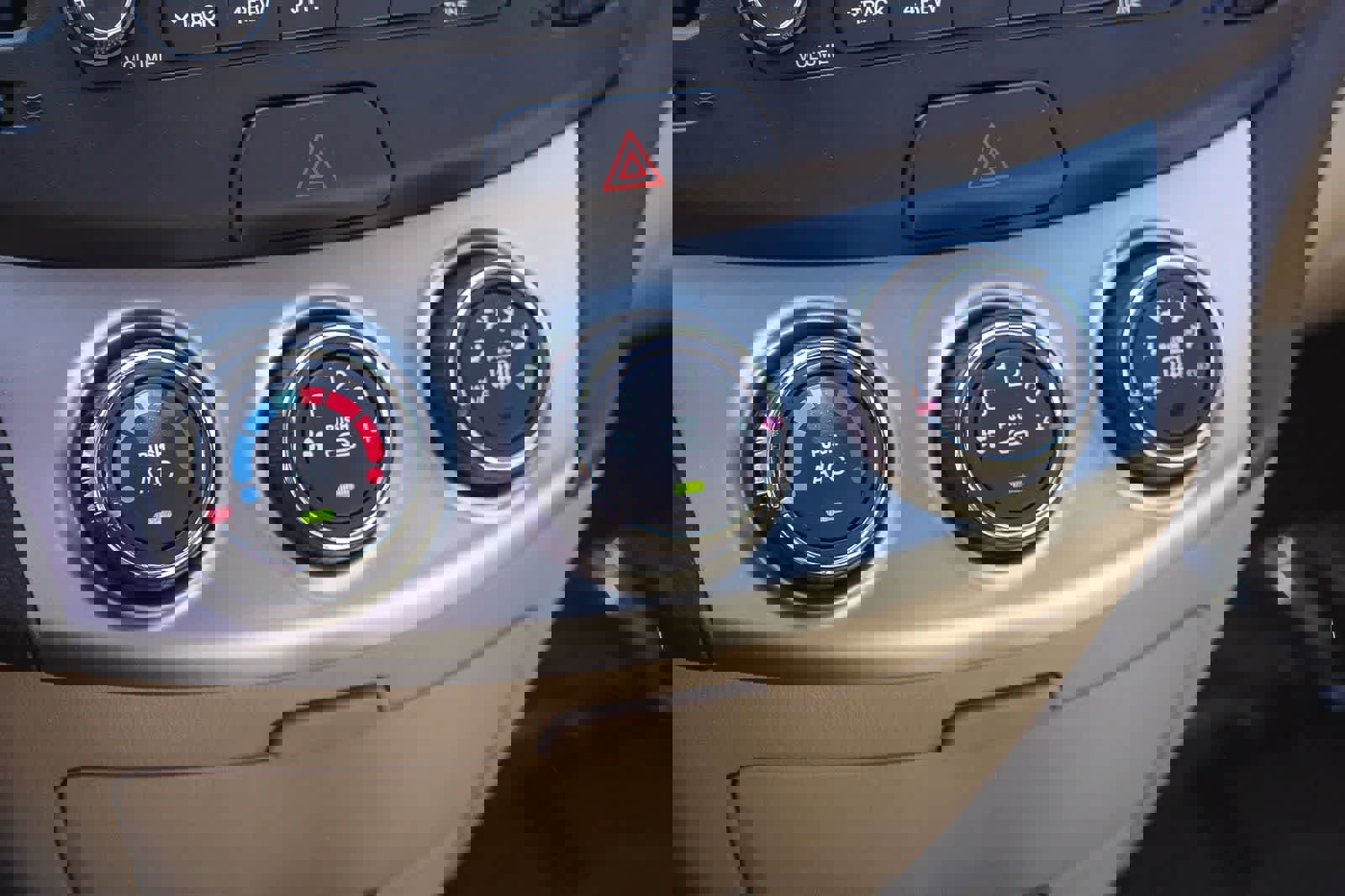 Used 2010 Hyundai Elantra GLS image 31