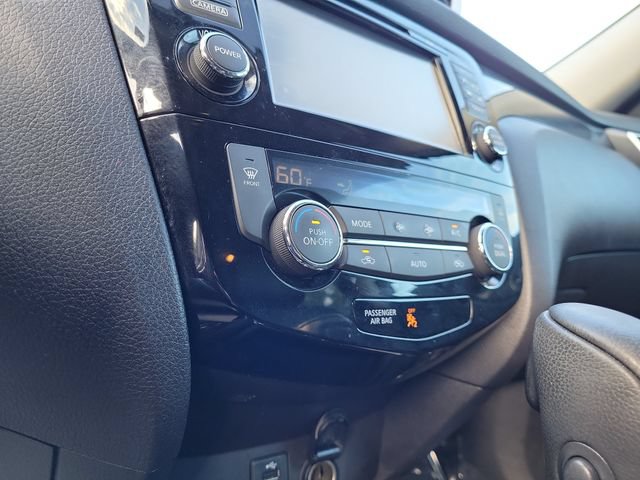 Used 2016 Nissan Rogue SL w/ SL Premium Package FWD image 31
