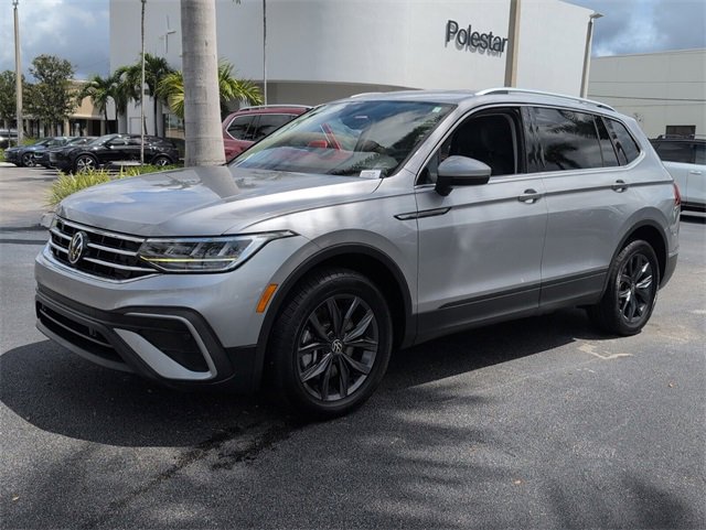 Certified 2023 Volkswagen Tiguan SE image 4