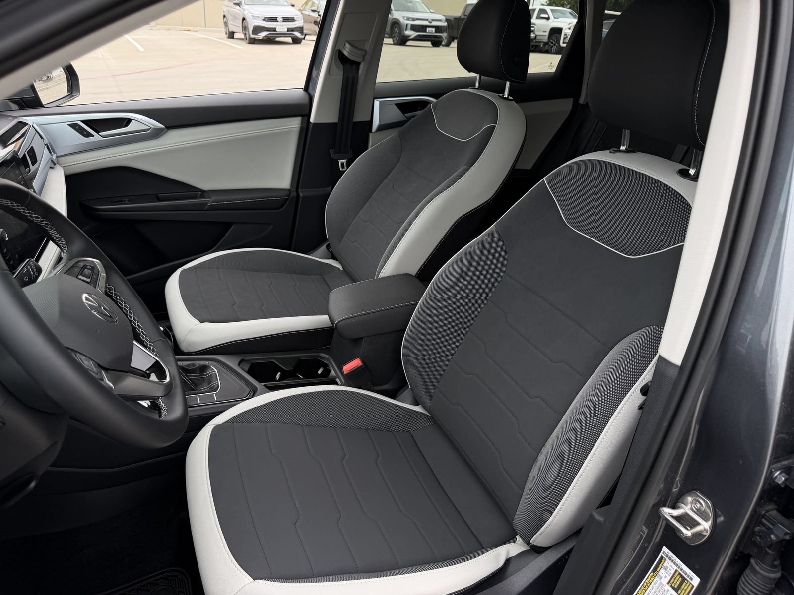 New 2026 Volkswagen Taos SE FWD image 25