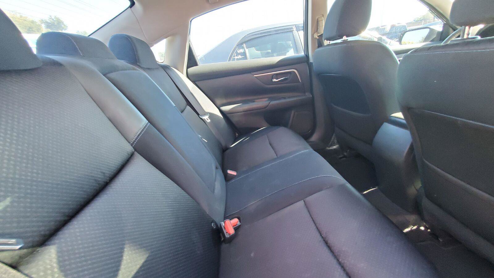 Used 2017 Nissan Altima 2.5 SR w/ Midnight Edition Package FWD image 6