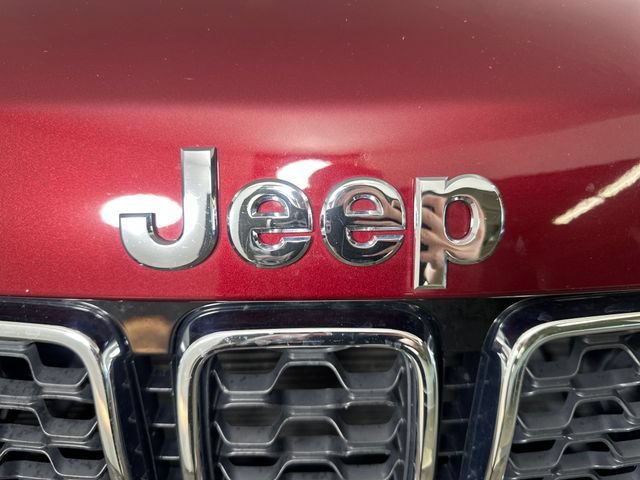 Used 2021 Jeep Grand Cherokee Laredo X AWD/4WD image 11