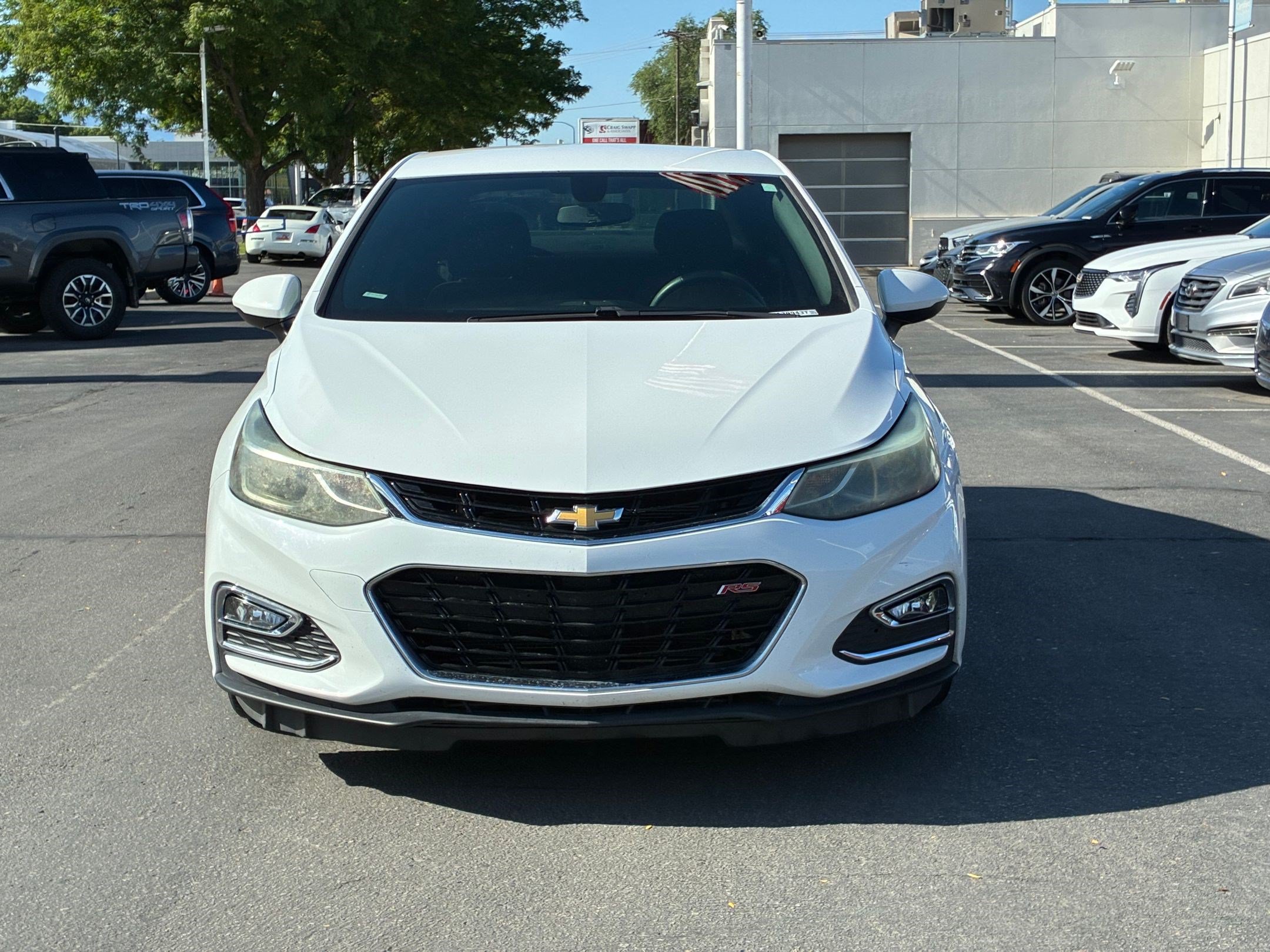 Used 2018 Chevrolet Cruze LT w/ Convenience Package FWD image 11