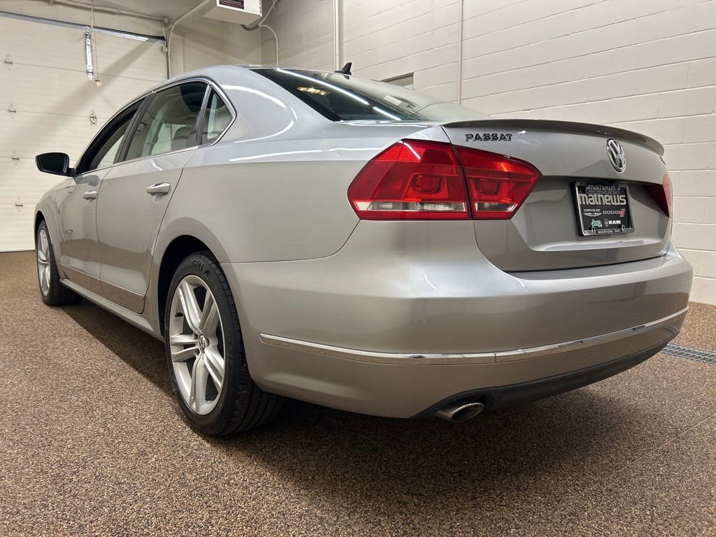 Used 2014 Volkswagen Passat TDI SEL Premium FWD image 4