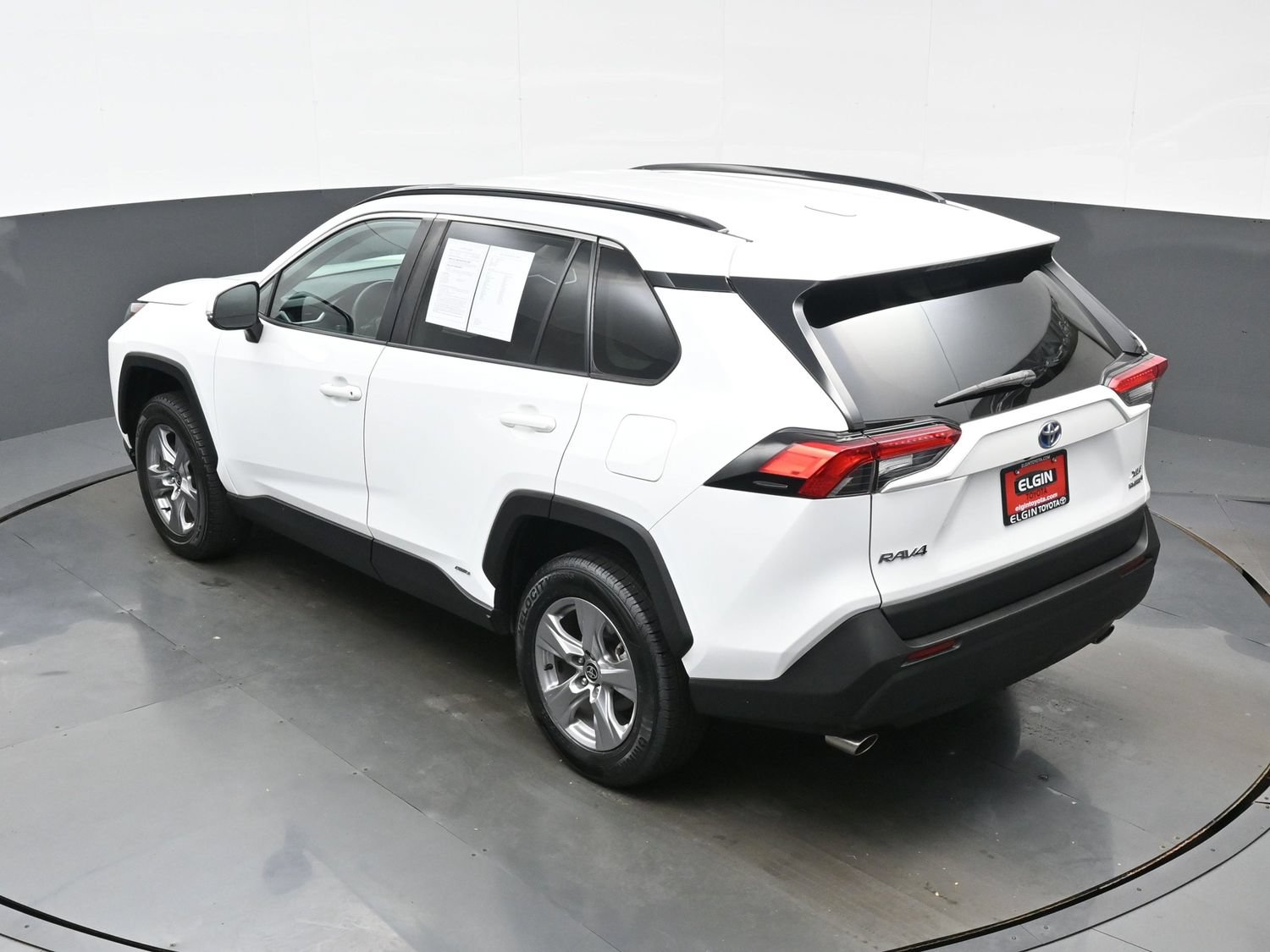 Used 2022 Toyota RAV4 XLE AWD/4WD image 38