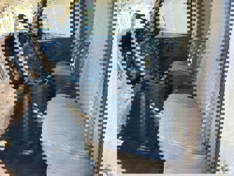 Used 2010 Chevrolet Express 1500 image 9