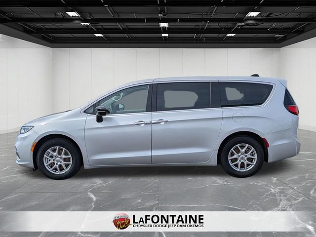 Used 2024 Chrysler Pacifica Touring-L FWD image 2