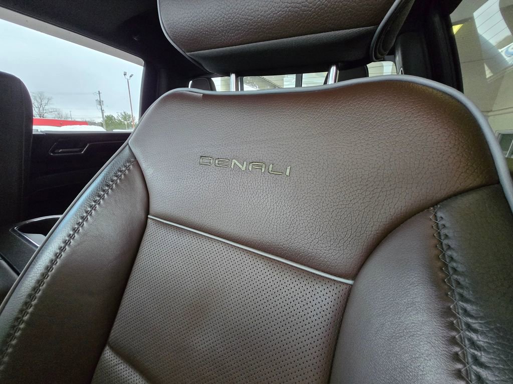 Used 2024 GMC Sierra 3500 Denali w/ Denali Reserve Package image 19