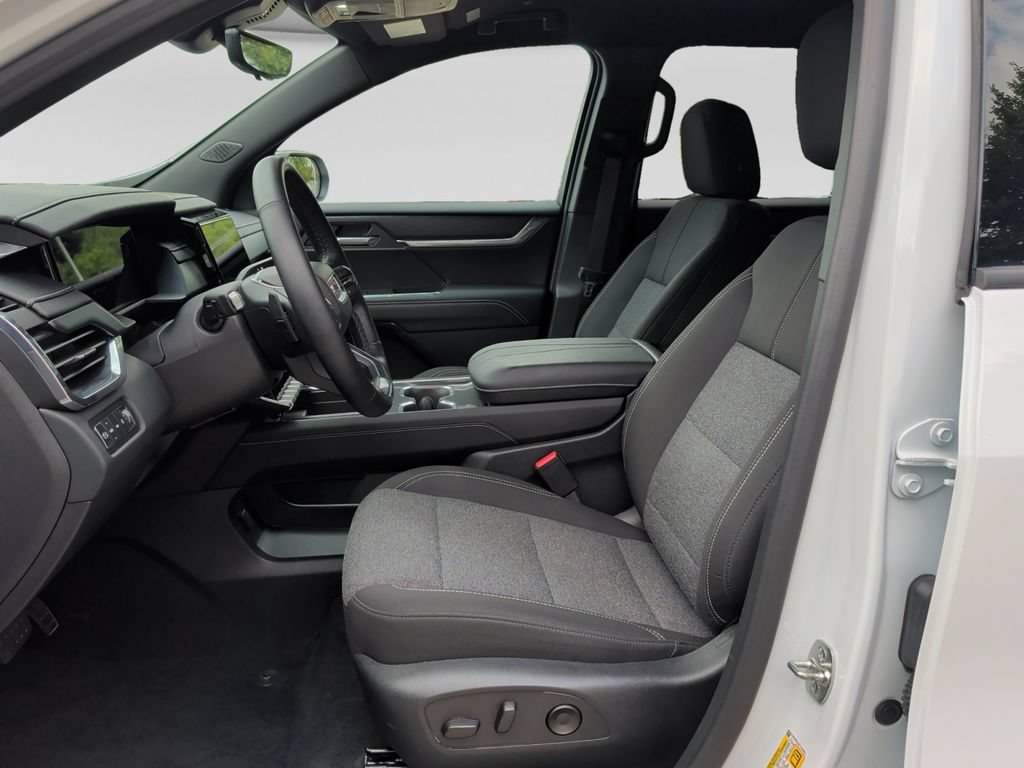 Used 2026 GMC Acadia Elevation w/ LPO, Floor Liner Package AWD/4WD image 16